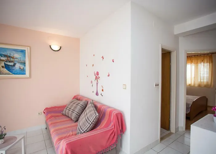 Gloria Daire Primošten