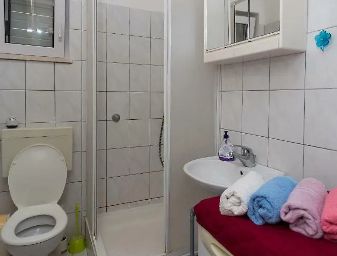 Gloria Daire Primošten